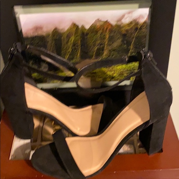 Heels - Picture 2 of 4